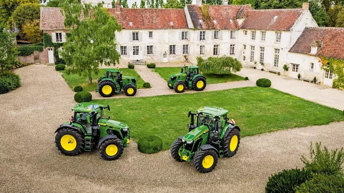 A John Deere megújítja „L” nagy és „XL” extra nagy alvázas 6R traktorjait